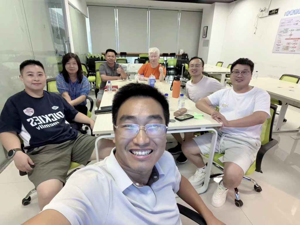 第1077篇  情报局干AI的兄弟小聚-流量情报局-嗨推旗下流量情报局